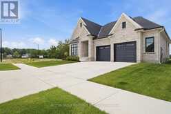 876 EAGLETRACE DRIVE | London Ontario | Slide Image Three