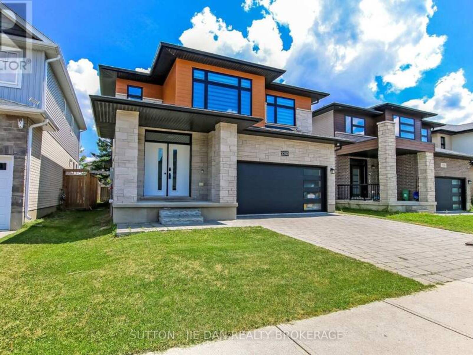 2283 TOKALA TRAIL, London, Ontario N6G 0V8