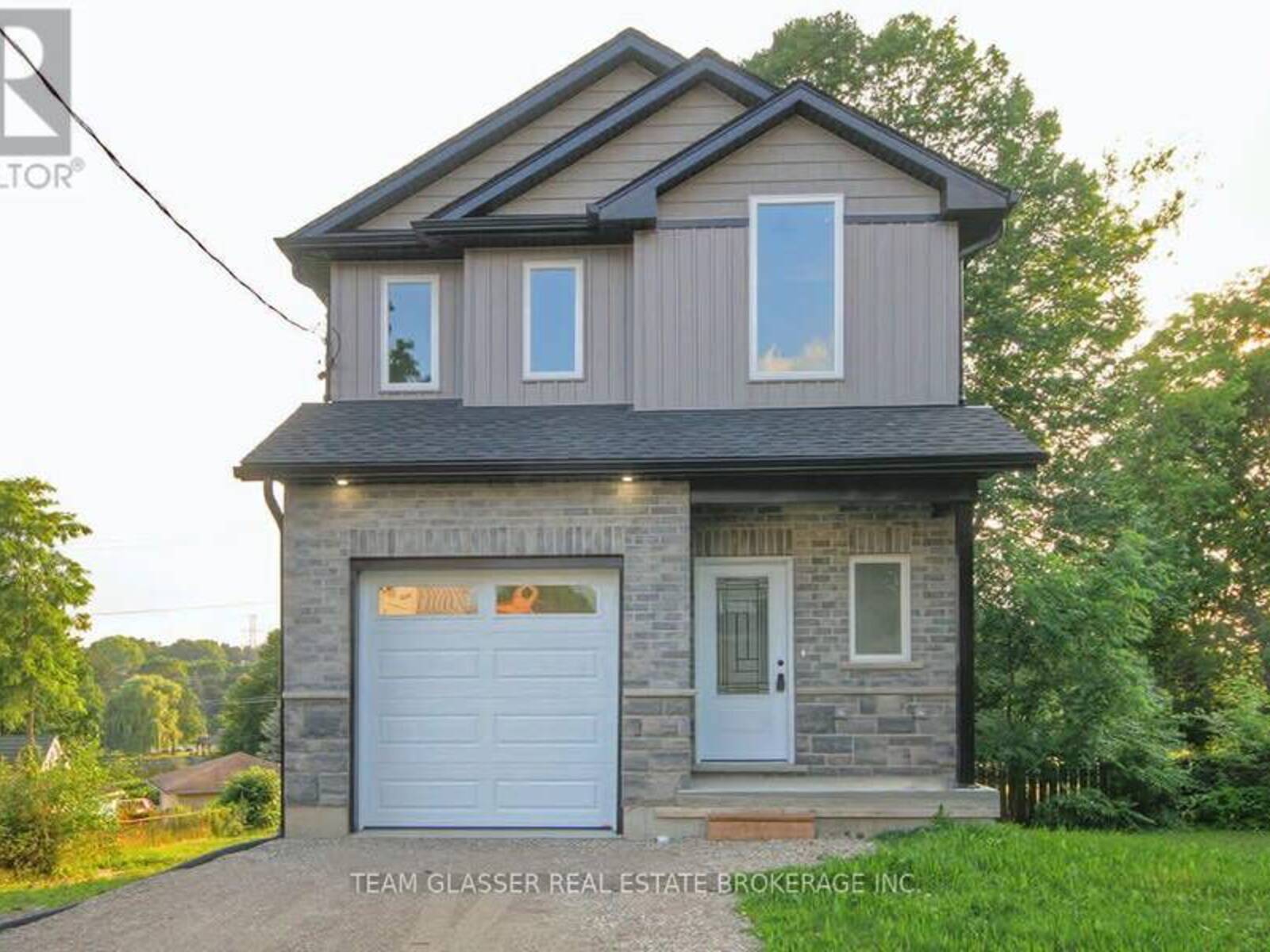 132 DOVER STREET, Woodstock, Ontario N4S 3M1