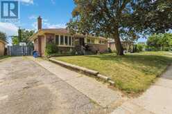 307 TWEEDSMUIR AVENUE | London Ontario | Slide Image Five