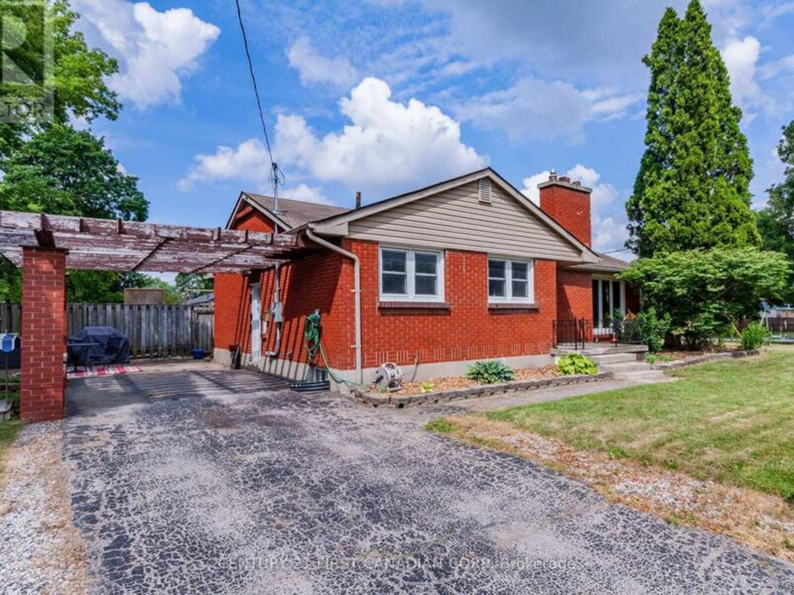 1721 MOFFATT AVENUE, London, Ontario N5W 2A2
