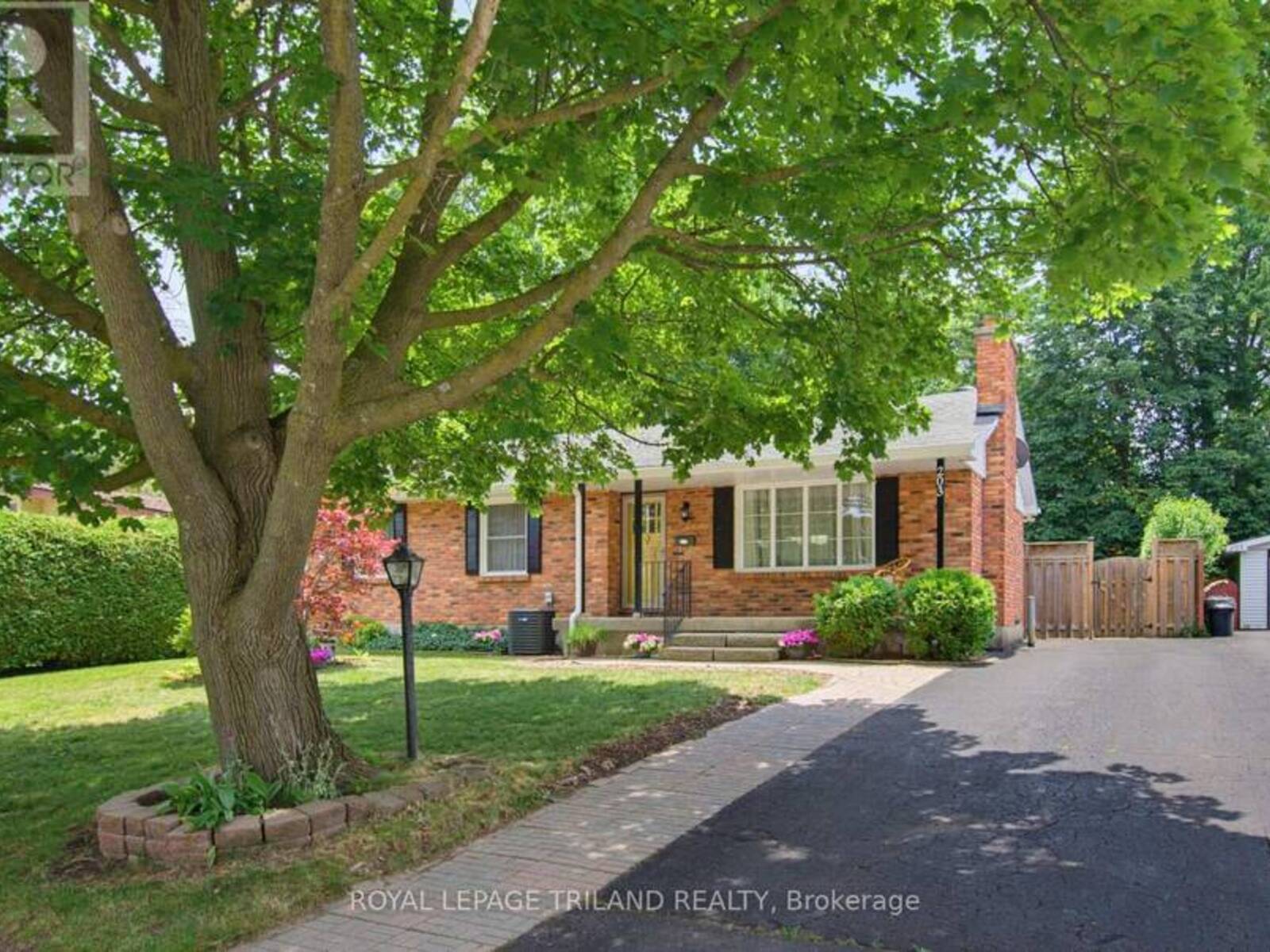 203 TAVISTOCK ROAD, London, Ontario N6J 1Z7