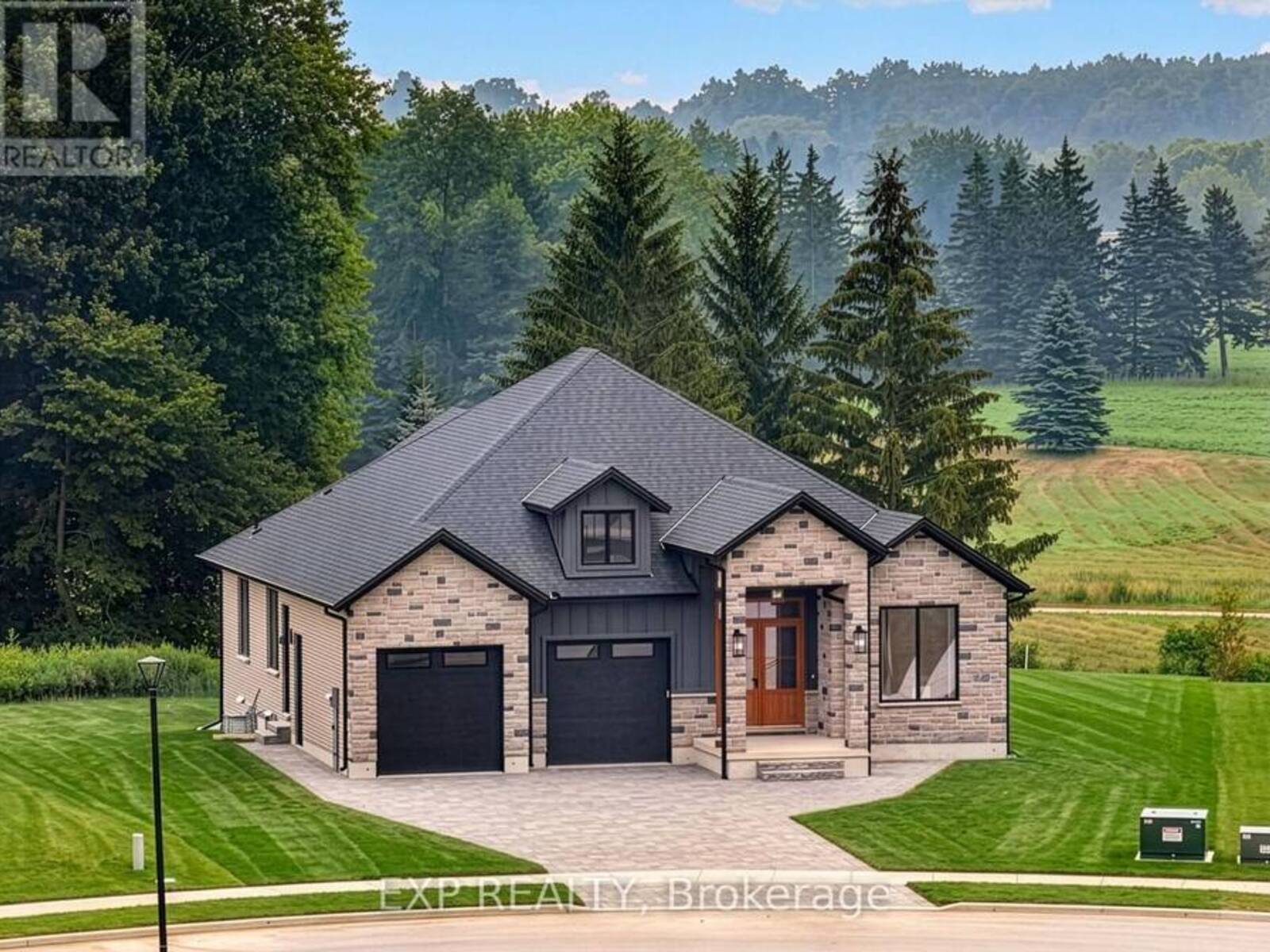 29 DEARING DRIVE, Grand Bend, Ontario N0M 1T0