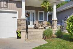 279 OAK STREET | Lucan Biddulph Ontario | Slide Image Four
