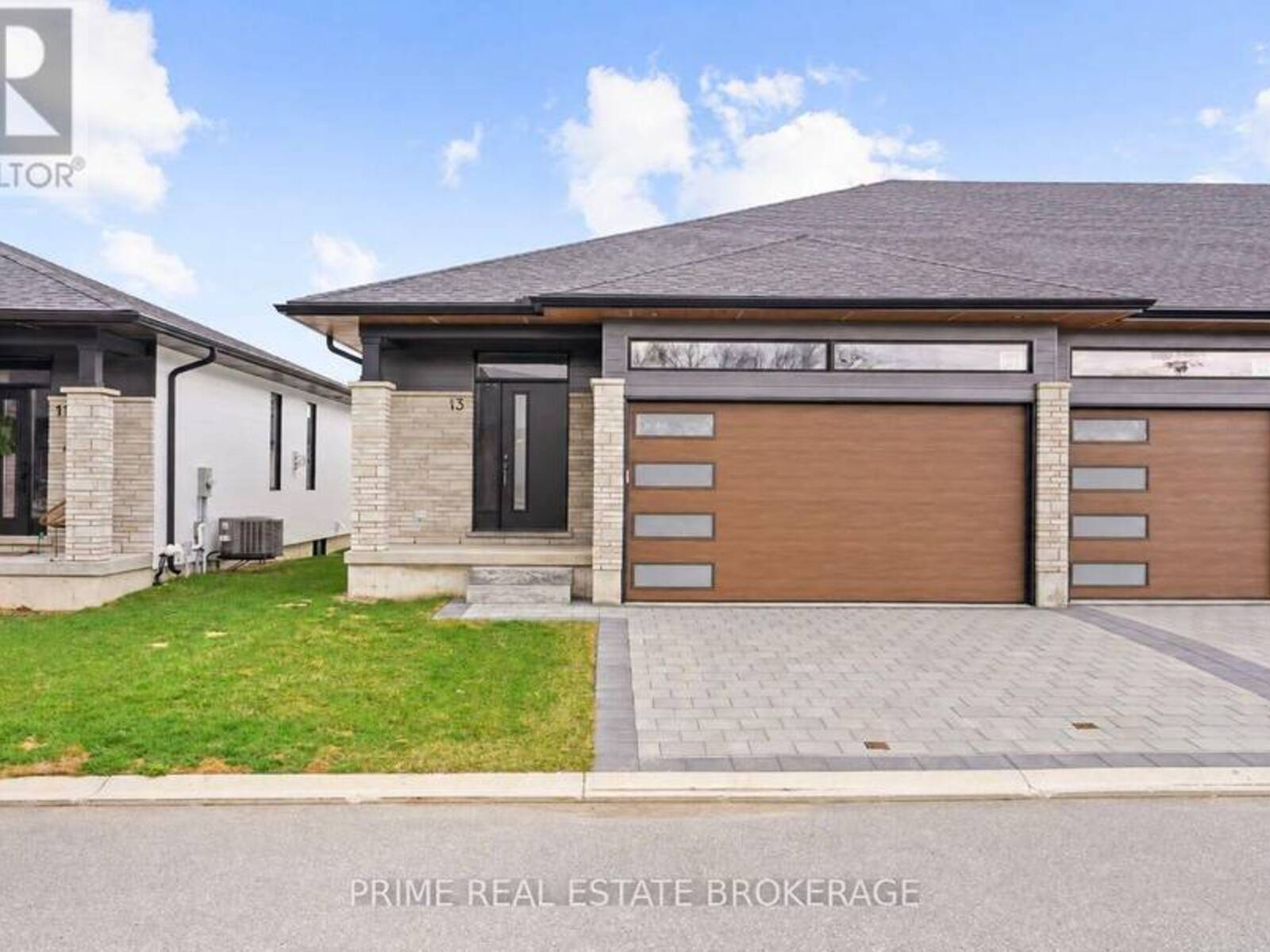 70 - 13 COASTAL CRESCENT, Grand Bend, Ontario N0M 1T0