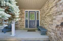 9989 OXBOW DRIVE | Komoka Ontario | Slide Image Three