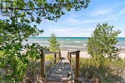 9856 HURON PLACE | Grand Bend Ontario | Slide Image Four