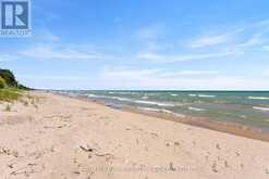 9856 HURON PLACE | Grand Bend Ontario | Slide Image Five