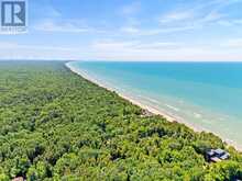 9856 HURON PLACE | Grand Bend Ontario | Slide Image Six