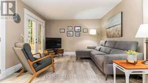 322 RIDOUT STREET S | London Ontario | Slide Image Nineteen