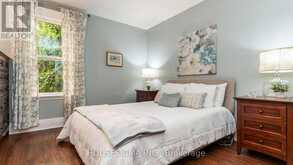 322 RIDOUT STREET S | London Ontario | Slide Image Thirty