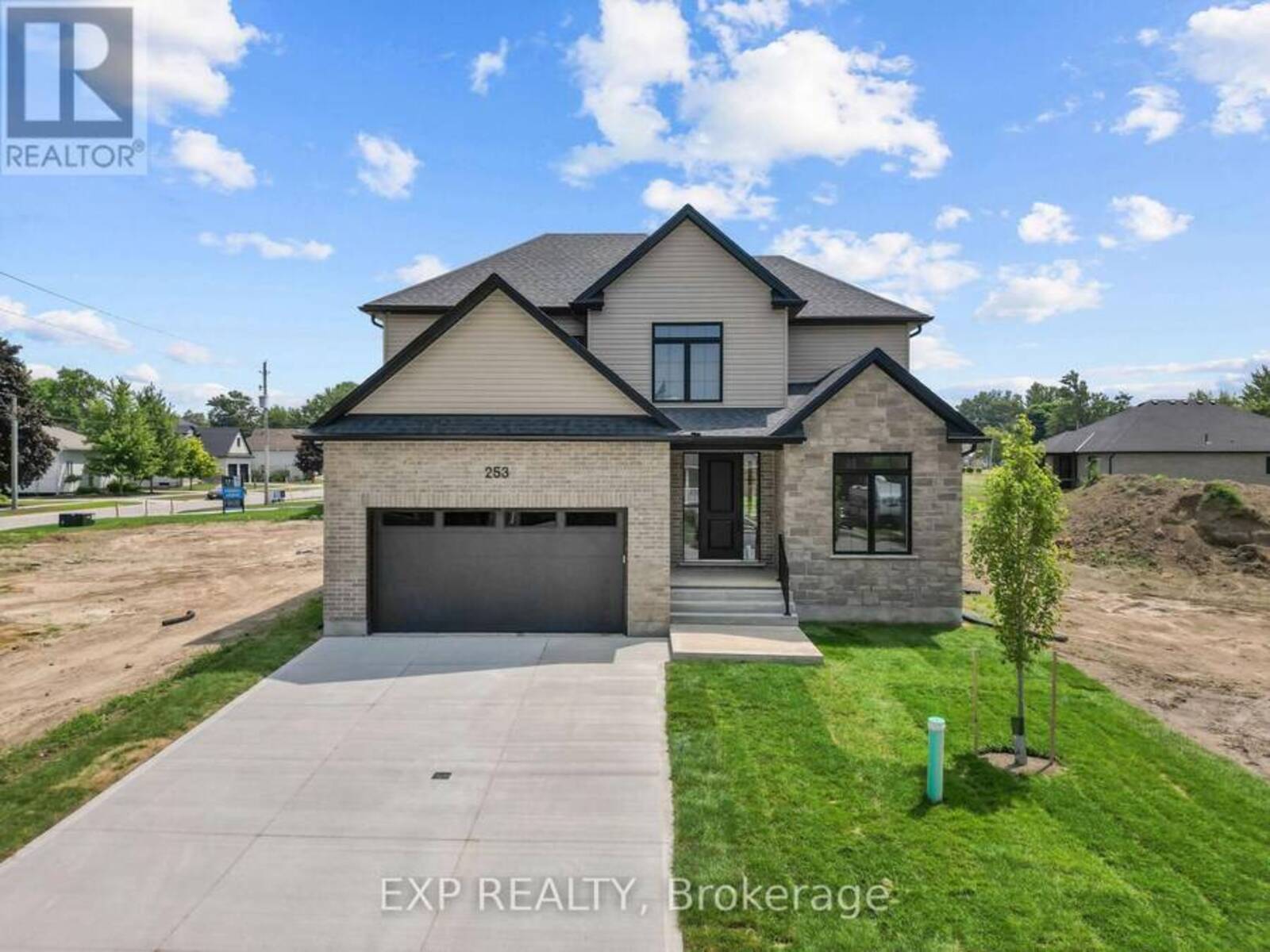253 JOHN STREET, Warwick, Ontario N0M 2S0