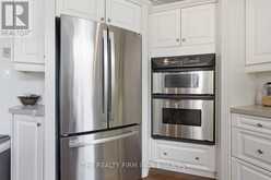 16 FITZWILLIAM BOULEVARD | London Ontario | Slide Image Thirteen