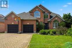 16 FITZWILLIAM BOULEVARD | London Ontario | Slide Image Two