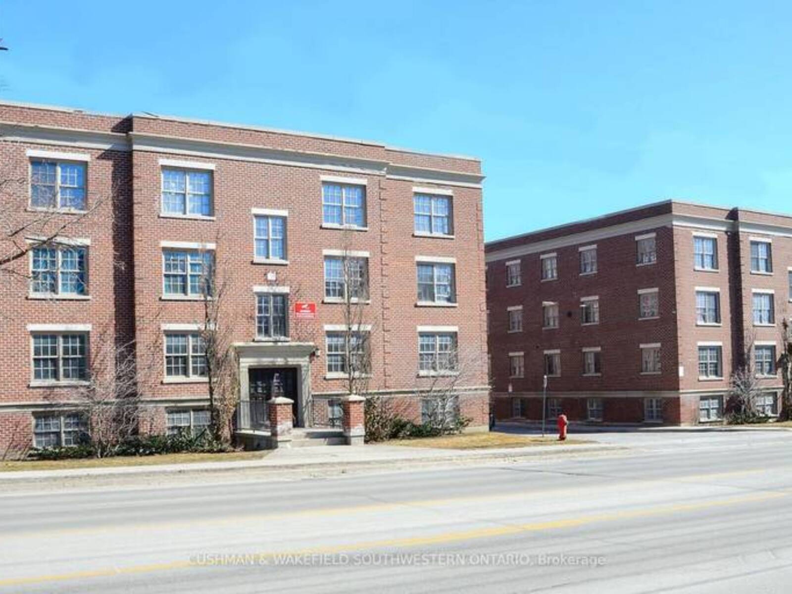 359-363 DUCKWORTH STREET, Barrie, Ontario L4M 3X8