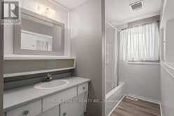 27 VILLENEUVE CRESCENT | London Ontario | Slide Image Sixteen