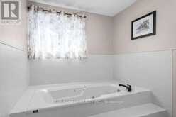 27 VILLENEUVE CRESCENT | London Ontario | Slide Image Thirty