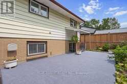 27 VILLENEUVE CRESCENT | London Ontario | Slide Image Thirty-eight