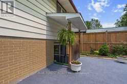 27 VILLENEUVE CRESCENT | London Ontario | Slide Image Thirty-nine