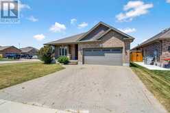 35 CASSIE CRESCENT | Strathroy-Caradoc Ontario | Slide Image Three