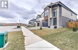 1777 BRAYFORD AVENUE | London Ontario | Slide Image Five