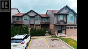 65 - 3400 CASTLE ROCK PLACE | London Ontario | Slide Image Two
