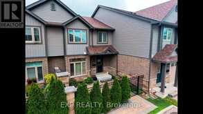 65 - 3400 CASTLE ROCK PLACE | London Ontario | Slide Image Four