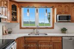22095 MC DOUGALL LINE | West Elgin Ontario | Slide Image Nine