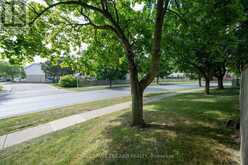 14 - 300 SANDRINGHAM CRESCENT | London Ontario | Slide Image Twenty-eight