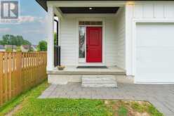 939 DEVERON CRESCENT | London Ontario | Slide Image Three