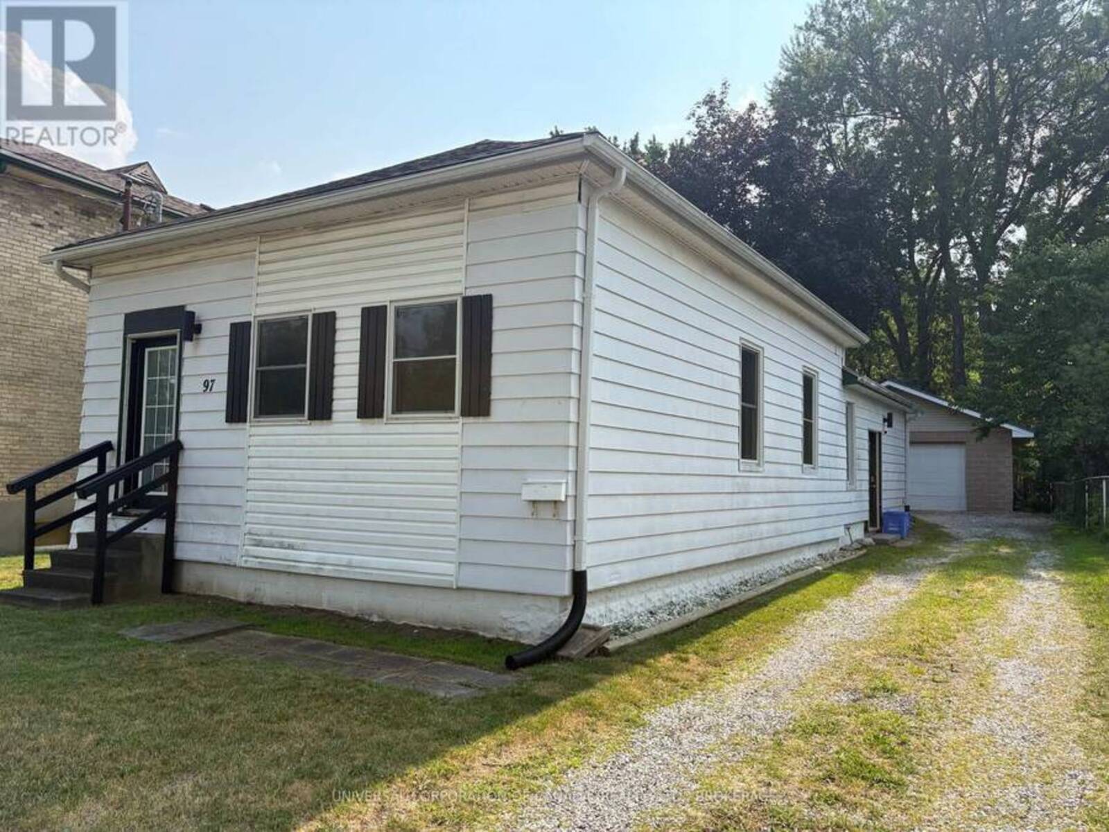 97 CHESLEY AVENUE, London, Ontario N5Z 2C3