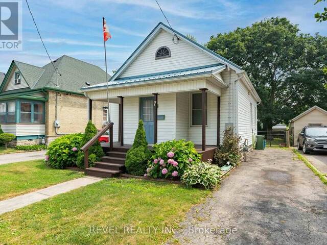 7 MAPLE STREET St. Thomas Ontario, N5R 1Y8 - 3 Bedrooms Home For Sale