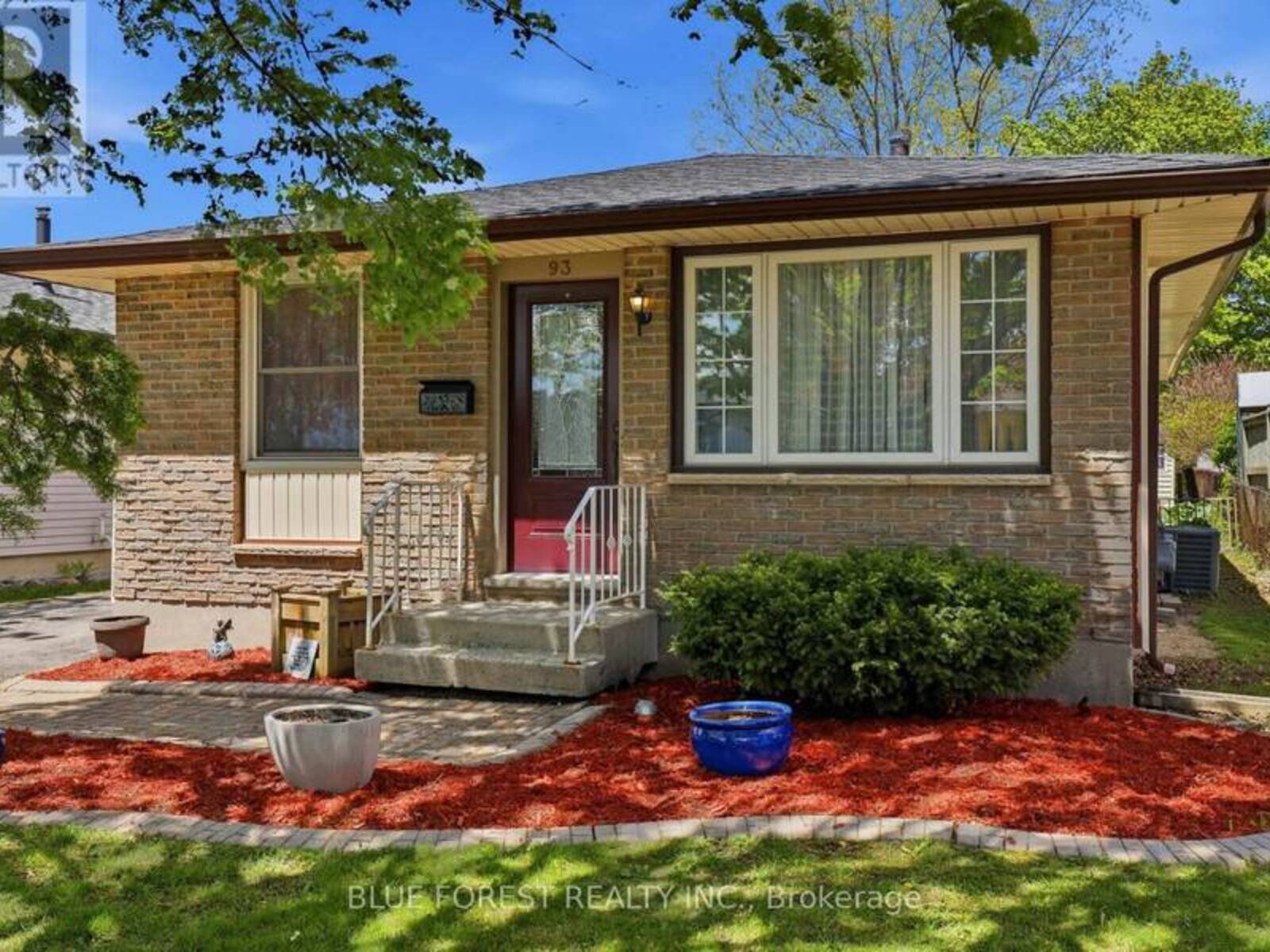 93 NICHOLAS CRESCENT, London, Ontario N6E 2E8