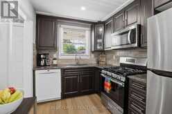 11 HILLSBOROUGH ROAD | London Ontario | Slide Image Seven