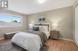 15 RENNY CRESCENT | London Ontario | Slide Image Sixteen