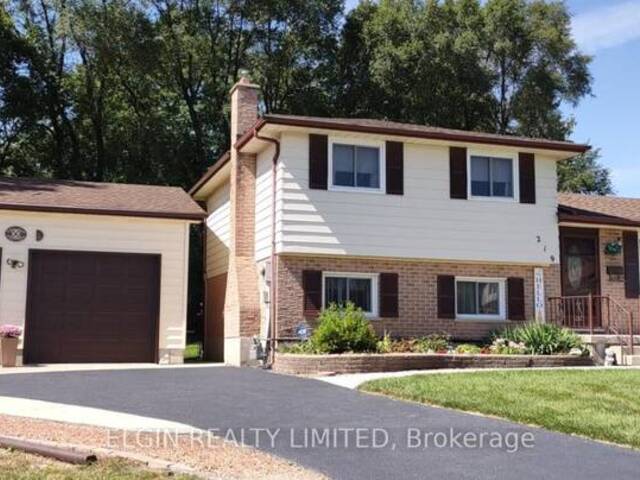 219 BRENTWOOD CRESCENT Central Elgin Ontario, N0L 1B0 - 3 Bedrooms Home For Sale
