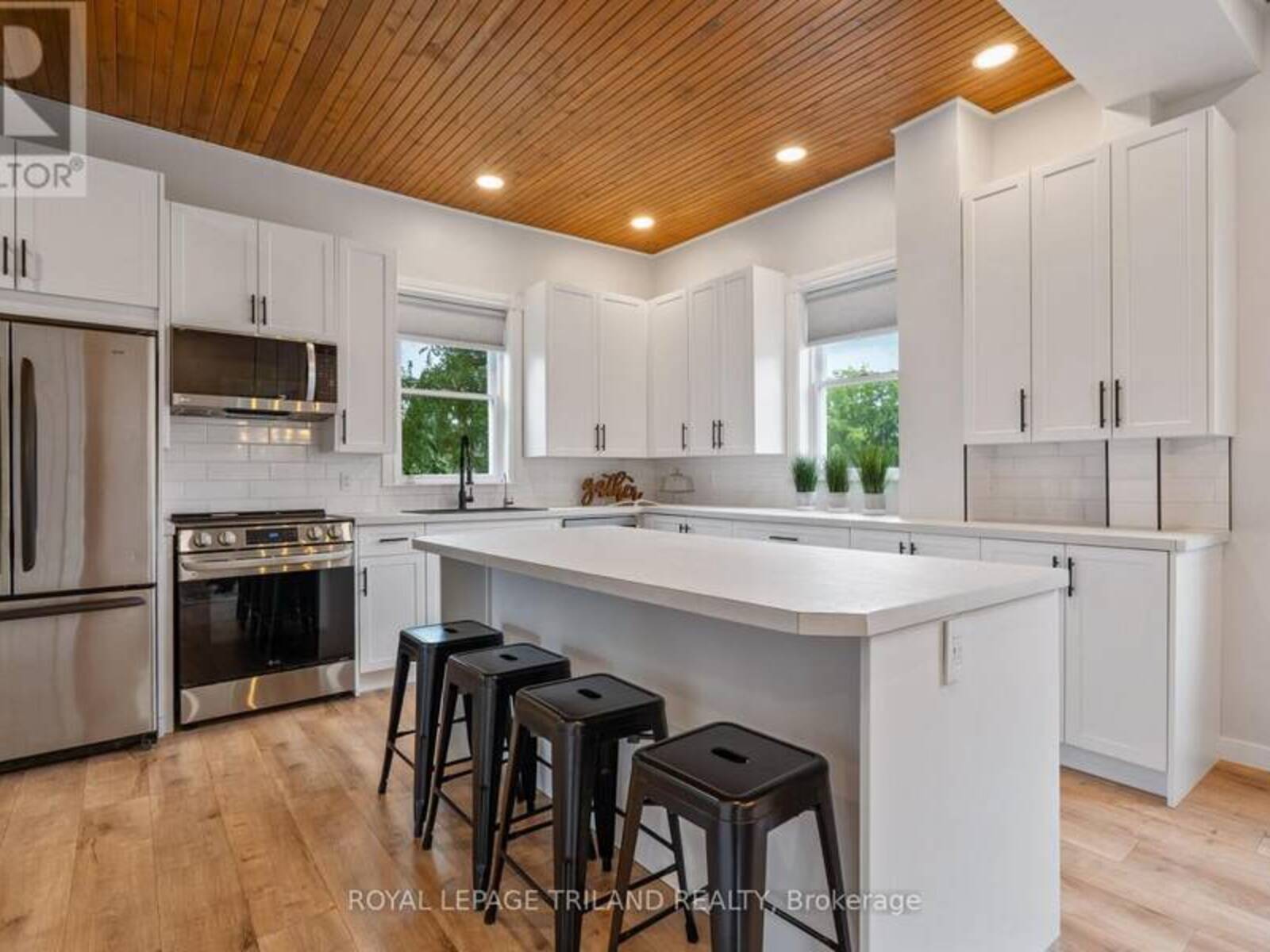 191 CATHERINE STREET, Parkhill, Ontario N0M 2K0