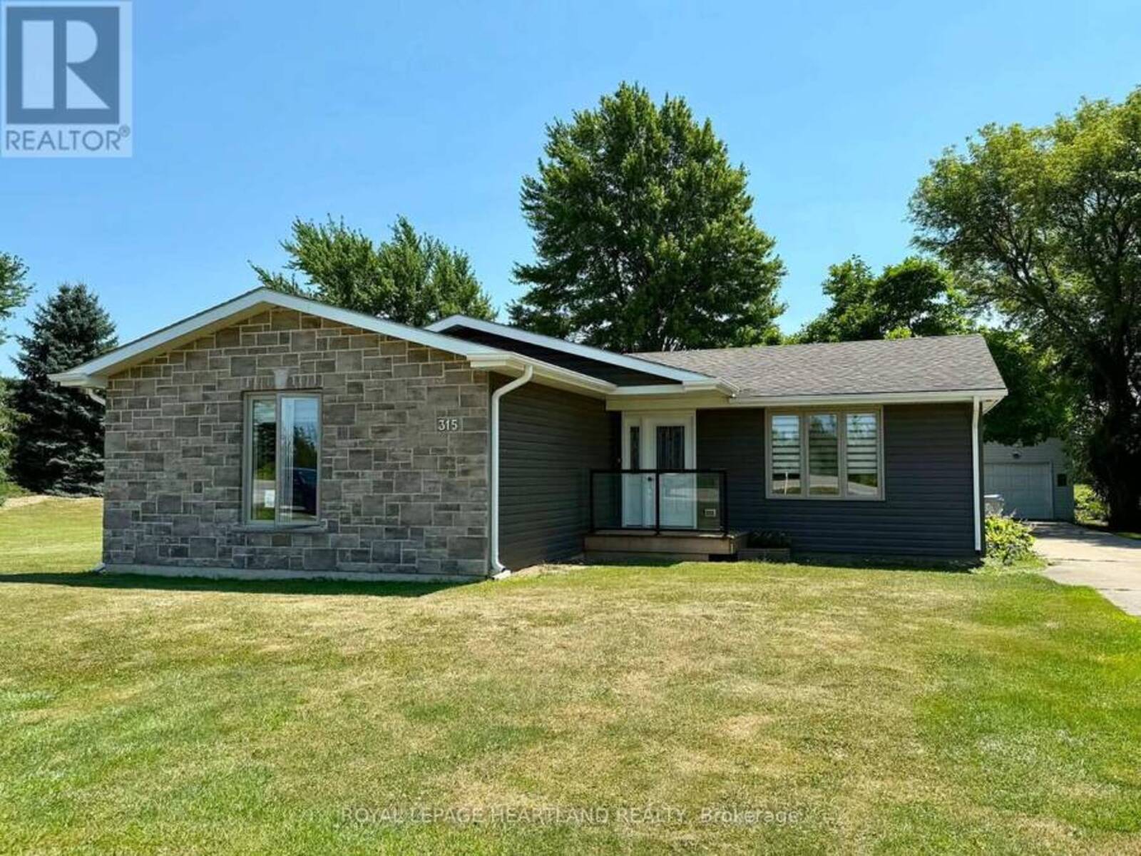 315 MAIN STREET, Lambton Shores, Ontario N0M 2N0