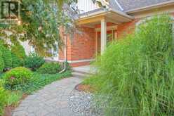 581 PLANE TREE DRIVE | London Ontario | Slide Image Three