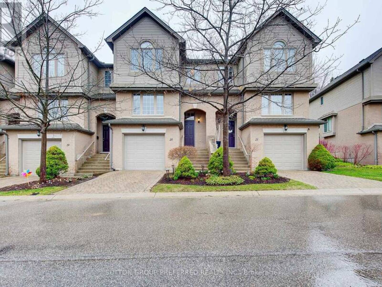 20 - 270 NORTH CENTRE ROAD, London, Ontario N6G 5E2