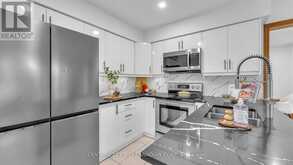 305 ANDOVER DRIVE | London Ontario | Slide Image Eight