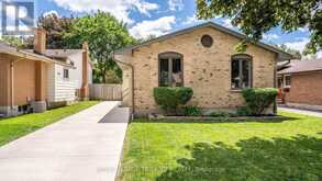27 PATIENCE CRESCENT | London Ontario | Slide Image Two