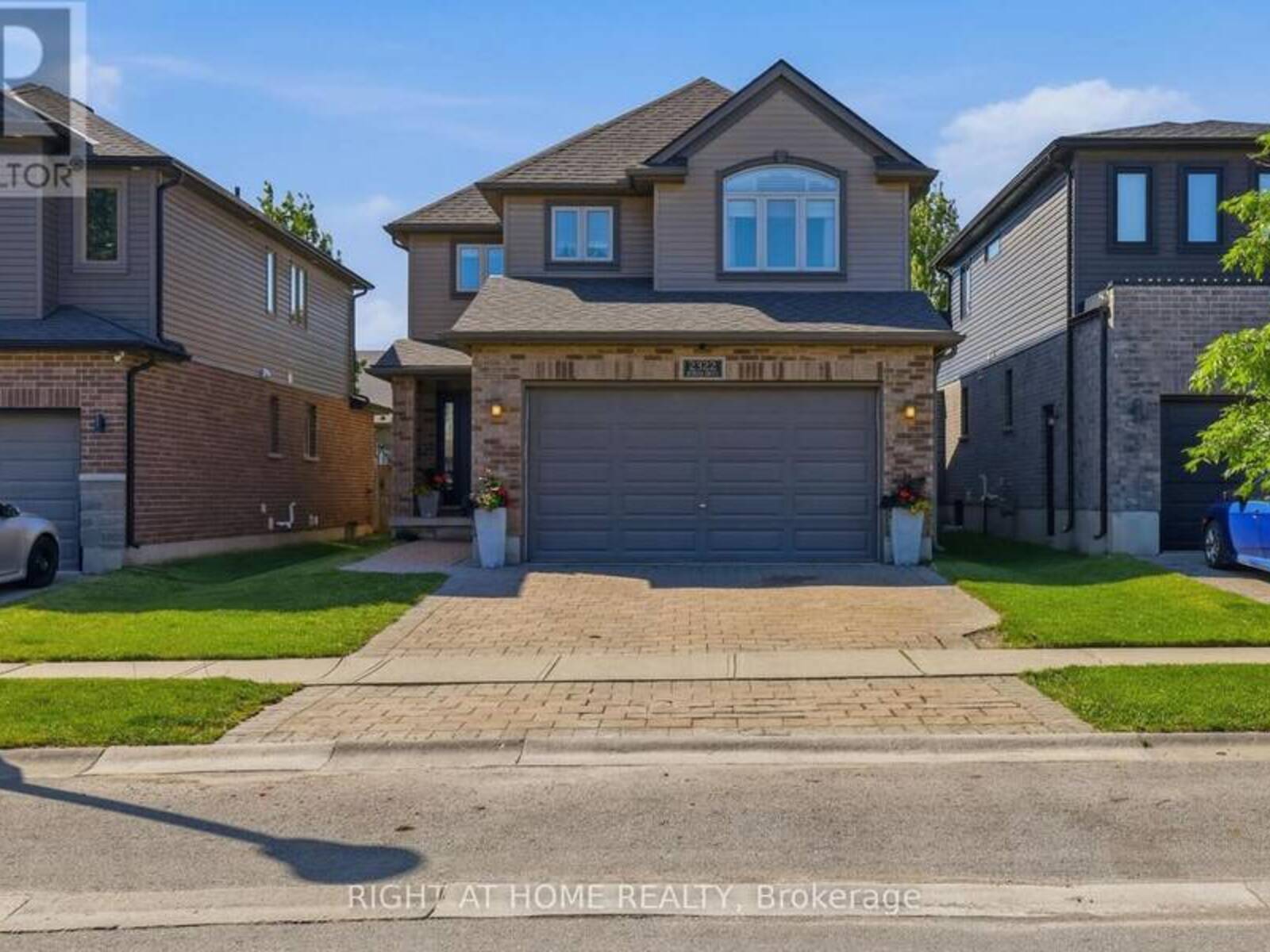 2322 BUROAK DRIVE, London, Ontario N6G 0L1