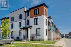 970 BATTERY PARK | London Ontario | Slide Image One