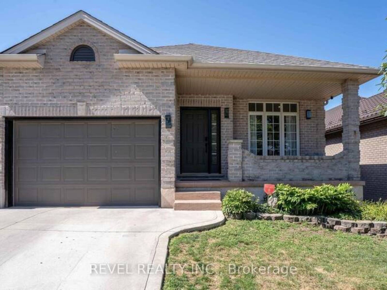 857 CRESTHAVEN CRESCENT, London, Ontario N6K 4W4