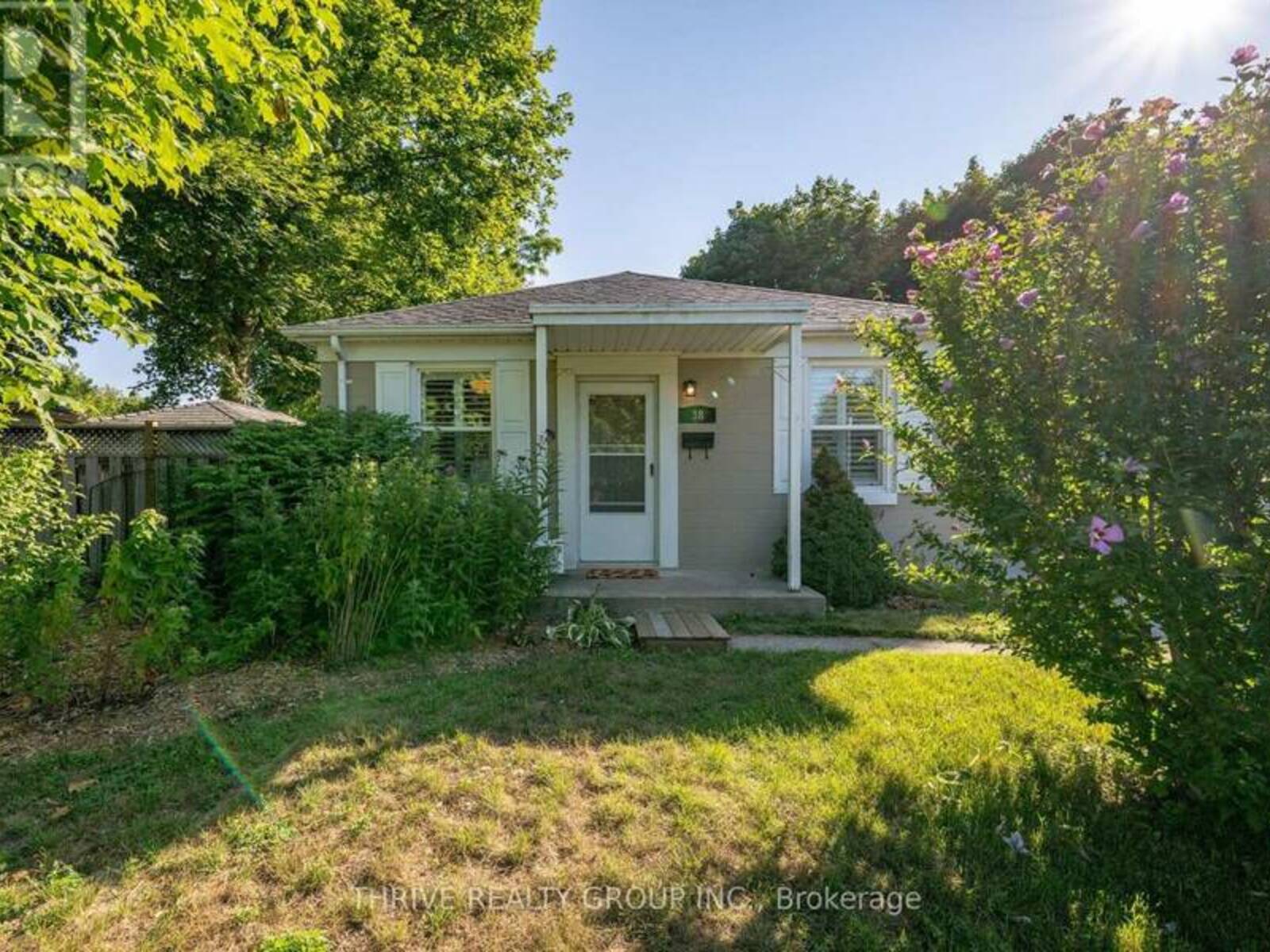 38 BELLWOOD CRESCENT, London, Ontario N5Y 2C5