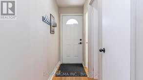 16 ARBOUR GLEN CRESCENT | London Ontario | Slide Image Three