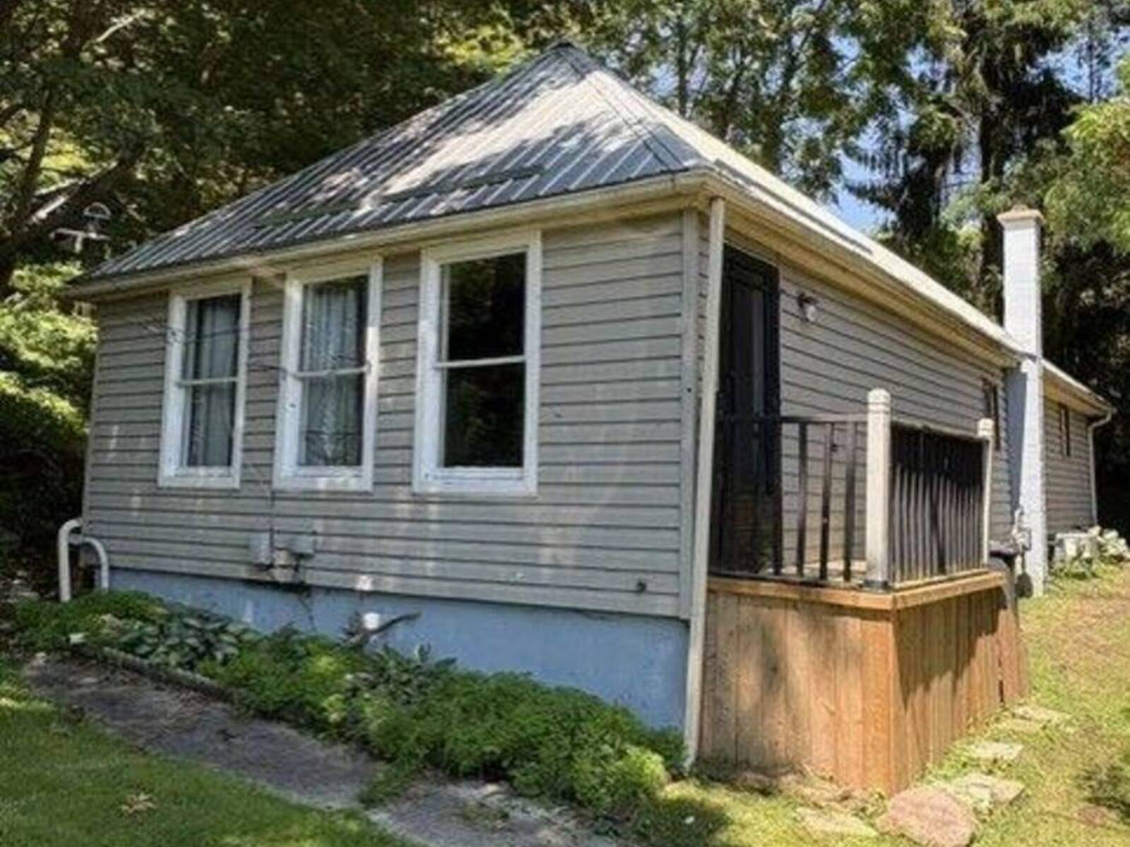 345 SMITH STREET, Port Stanley, Ontario N5L 1C6
