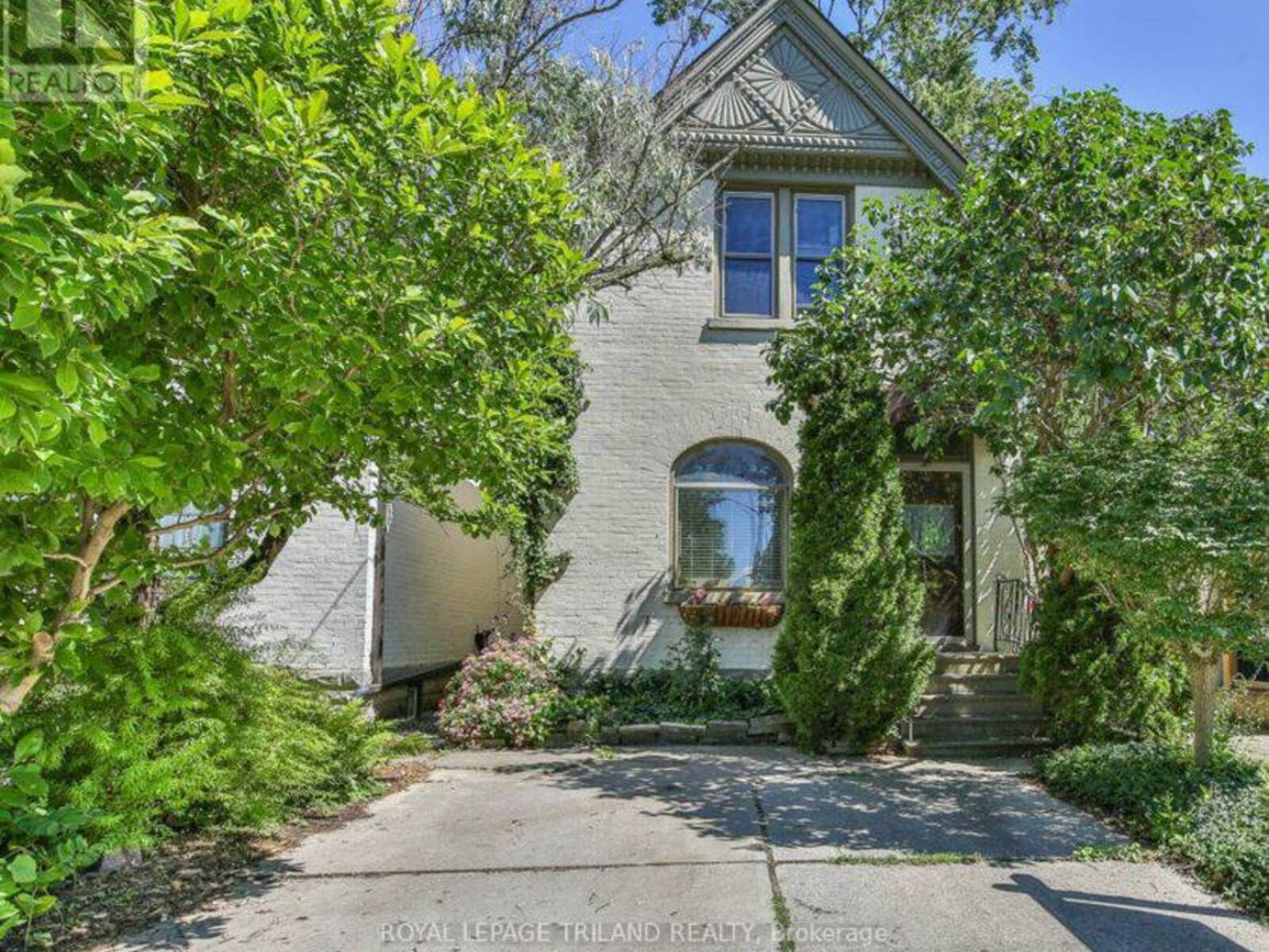 38 BYRON AVENUE E, London, Ontario N6C 1C5