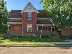 447 WOODMAN AVENUE London Ontario, N5W 4A1